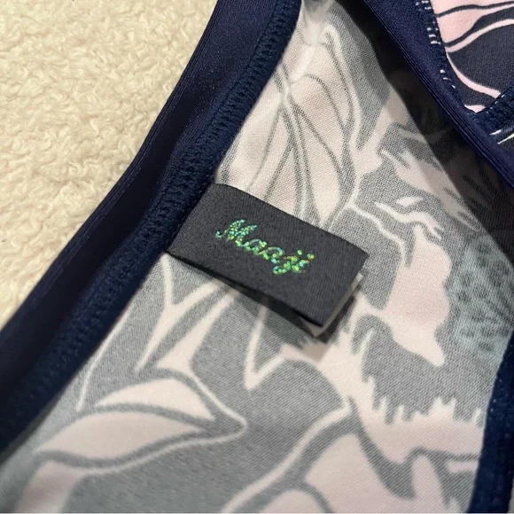 Maaji Swimwear Boa Noite Tropical Floral Long Sleeve Rash Guard Size Small - Picture 7 of 7